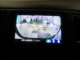 バックカメラの画像です。ガイドラインがスムースな車庫入れをサポートいたします!車庫入れの安心感がアップしますね☆
