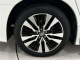 タイヤサイズは235/50R18!納車前の点検時にタイヤ交換させていただきます!純正アルミホイール!