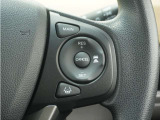 ◆アダプティブクルーズコントロール◆予め設定した車速内でクルマが自動的に加減速。前走車との適切な車間距離を維持しながら追従走行します。【LKAS】車線維持支援システムでステアリング操作を支援。