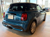 かわいいテールのデザインはほかの車にはない魅力があります。ひと目で&ldquo;MINI&rdquo;とわかるデザインはアナタを虜にしてしまうかもしれません