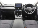 ◆視界広々で非常に運転しやすくロングドライブでも疲れを感じさせないすっきりとまとまったインパネ周りです。