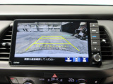 バックカメラの画像です。ガイドラインがスムースな車庫入れをサポートいたします!車庫入れの安心感がアップしますね☆