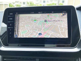 スマートフォン用アプリ[Apple CarPlay][Android Auto]対応の純正ナビ Discover Media を装備、ラジオのほか、USB、Bluetoothハンズフリー通話にも対応。