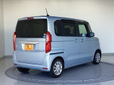 バックカメラが付いているのでバックでの車庫入れも安心です。