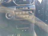 各種スイッチは運転席右側にございます。