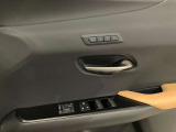 運転の操作性、快適性、など全ては、シートポジションから始まります。シートメモリーは、重要な機能です。