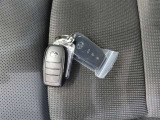 スマートキー2個付きです。