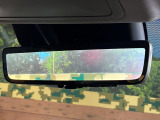 【デジタルインナーミラー】後席の大きな荷物や同乗者で後方が確認しづらい時でも安心!カメラが撮影した車両後方の映像をルームミラー内に表示。クリアな視界で状況の確認が可能です!