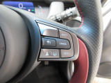 Hondaセンシングの機能のひとつ、アダプティブクルーズコントロール付!アクセルから足を離しても設定したスピードと前車との車間を保ち走行してくれます!車線維持もアシスト☆高速道路で疲労軽減ですね☆