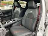 NISMO専用シート地(専用ファブリック/合皮コンビ・レッドステッチ)