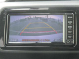 バックカメラ付き♪車庫入れ、バックでの駐車時に後方が見える事での安心感は大きいです☆一度装備したら外せなくなるアイテムです♪