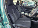 運転席は視認性や操作性を重視したつくりで、どなたでも扱いやすく快適にお乗りいただけます。清掃を行い、安心してご覧いただける状態で展示しております。