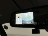 ルームミラーにクリヤーなカメラ映像で後方視界サポート!車両周囲安全確認にも役立つ、アラウンドビューモニター映像 スマート・ルームミラー装備!