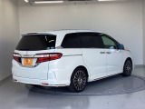バックカメラが付いているのでバックでの車庫入れも安心です。