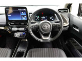 デイスプレイオーディオを装備。スマホとクルマをつなぐことで、いろんなサービスが楽しめます。(AppleCarplay/AndroidAuto 対応)