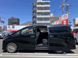 ゆとりある広々とした車内空間は、ドライブを始め買い物やレジャーなど、幅広く活躍します。一人でもみんなとでもお出かけを楽しみましょう!