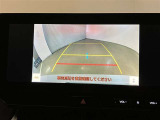 バックギアに入れて頂きますと、この様に後方が映し出されます!最終の確認はご自分の目と耳で必ず行ってください!安全第一で♪