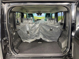 普段のお買い物や通勤、送迎等に十分な荷室スペースを確保しております。セカンドシートを倒すと、大きな荷物の積載も可能です♪