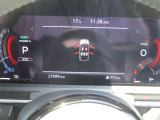 メーター中央に、様々な車両情報を表示してくれる、ディスプレイがついています。