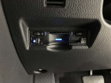 高速道路で便利な【ETC2.0】を装備しています。光ビーコン搭載で渋滞情報などナビゲーションと連動することで機能も充実いたします。他、観光施設に立ち寄るための高速料金割引サービス等もございます。