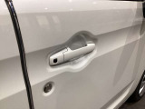 ボタンを押せば鍵の開閉ができます。
