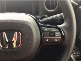 Hondaセンシングの機能のひとつ、アダプティブクルーズコントロール付!アクセルから足を離しても設定したスピードと前車との車間を保ち走行してくれます!車線維持もアシスト☆高速道路で疲労軽減ですね☆