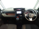 見通しのよいすっきりとした視界で、誰でも運転しやすいです。運転のしやすさは疲れにくさにも繋がりますよ♪