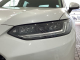 LEDヘッドライトは、点灯の瞬間から最大光量を発揮し、突然暗くなるトンネルなどでの安定感を高めます。