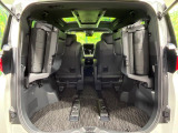 【パワーバックドア】スマートキーや運転席のボタンを押すだけでリアゲートが自動で開閉します!荷物を持っている時や、高い位置にあるバックドアを閉める際に便利な機能です♪