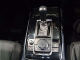 AUTO HOLDが便利です。