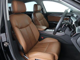 Audi車はどの車種も全てレザーハンドルです。そこにはAudiのこだわりがあり質感の高いレザーでしっかりと手に馴染み、高級感を演出します。