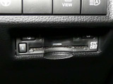 高速道路を賢く使うETC2.0装備です。高速道路とクルマが情報を連携して渋滞の迂回ルートや災害時の適切な誘導をしてくれたりします。