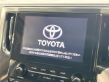 【ナビ機能付きディスプレイオーディオ】ナビ機能搭載の他、お持ちのスマートフォンと連携して、ナビやbluetoothでの音楽再生が可能です♪デザインはもちろん操作性も良好!