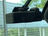 ドライブレコーダーを装備しており、走行中の映像をしっかり記録します。万が一の際の状況確認に役立つ安心装備です。