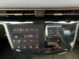オートエアコンでパネルタッチするだけで操作が可能です(^^)☆AUTOにすれば簡単に車内の空調を快適に調整してくれます♪嬉しいシートヒーター付き(^^)