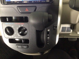 オートマチックシフトレバーは、手になじみ操作しやすい形状で安全運転にもつながります♪