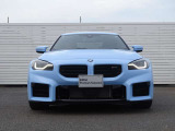 ご納車前には、BMWを熟知したメカニックによる100項目の点検・整備を行います。不具合箇所、交換時期に達している部品に関しましては、全て当社負担で交換してからのご納車となります。