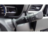ライトもAUTO機能が付いていて、暗くなると自動で点灯し、明るくなると自動で消灯するので、大変お役にたちますよ!!