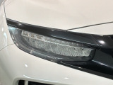 LEDヘッドライトは、点灯の瞬間から最大光量を発揮し、突然暗くなるトンネルなどでの安定感を高めます。