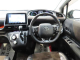 操作しやすい運転席シート回りスイッチ&レバー類
