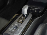 電動パーキングブレーキ・ブレーキホールドを装備してます。ホールド機能は信号待ちが多い一般道で疲労軽減になり、大好評です!