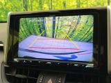 【バックカメラ】駐車時に後方がリアルタイム映像で確認できます。大型商業施設や立体駐車場での駐車時や、夜間のバック時に大活躍!運転スキルに関わらず、今や必須となった装備のひとつです!