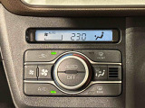 車内空調は&rdquo;AUTOエアコン&rdquo;にお任せ。運転に集中出来ますよ!