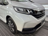 暗闇でも前方をくっきりと照らしてくれるライトです。夜の運転でも安心ですね。