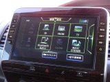 純正9インチ大型ナビはナビ+AV 2画面表示、地デジTV、AM/FM、Bluetooth Audio、SDカード、DVD再生、CD再生/CD録音、ハンズフリー、スマホ連携、NissanConnect サービス対応の高性能モデルです。