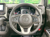 インテリアに合わせたデザインのステアリングは、運転される方のことも考え、運転しやすい形状、大きさです。是非一度、実際に触ってお確かめください。