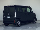 バックカメラが付いているのでバックでの車庫入れも安心です。