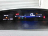 運転席のメータパネル類は常に視界に入る場所ですので、大事なチェックポイントです。ぜひ実際にご乗車ください。