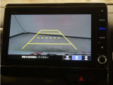バックカメラ搭載です!車庫入れが苦手な人はもちろん、車両感覚に自信がある人にもお勧めです!見えない箇所が見えるようになるので、低い障害物や隠れてしまっている子供の存在等にも気付く事が出来ます。