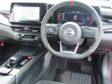 運転席周りの視界もよくハンドルも軽い取り回しなのですごく運転がしやすい車です。